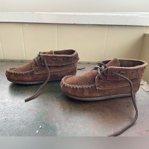 Kids Minnetonka Boots, brown, kids size 11